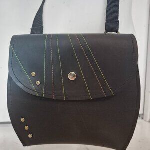 Recycled tired cross bag